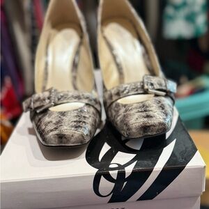 Nine West Black and Gray Leather Heels with Textured Finish